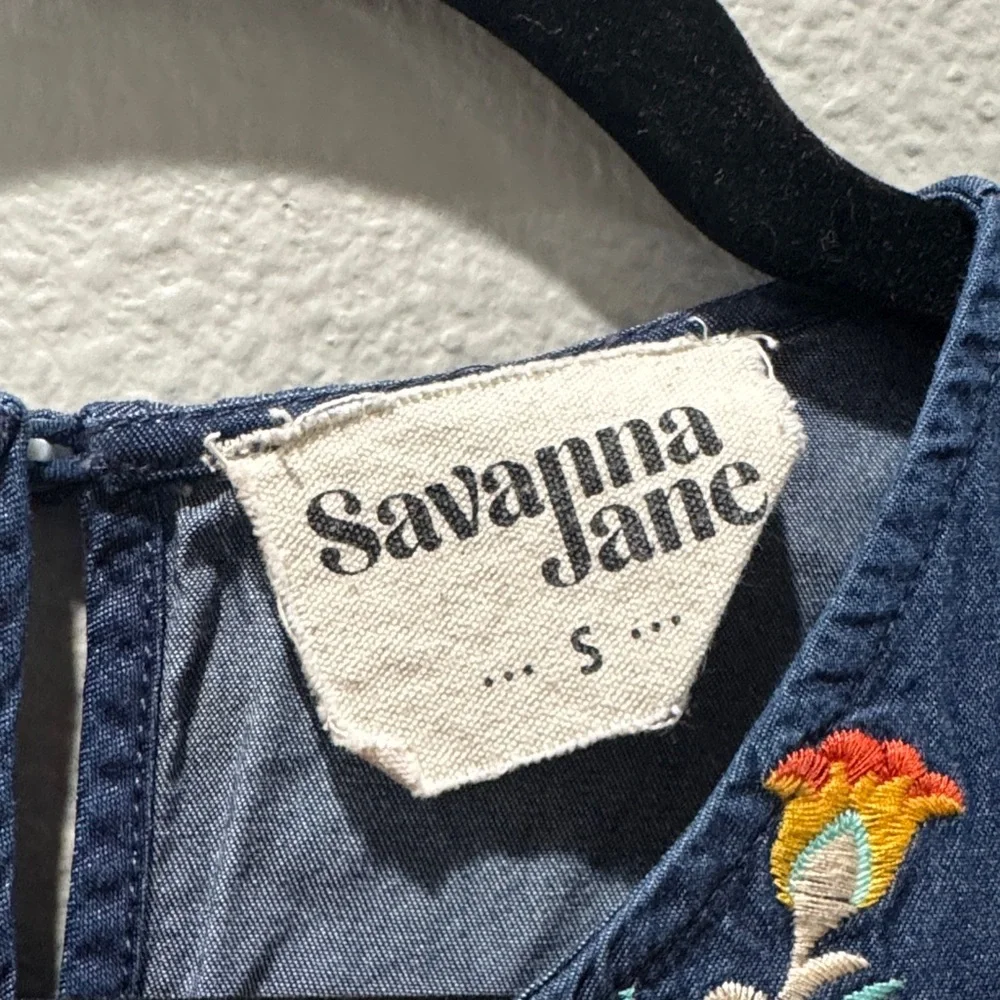 🌸 Savanna Jane Sleeveless Boho Embroidered Denim Dress – Size S 🌸 - Picture 2 of 3